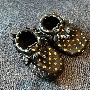 FRESHLY PICKED polka dot booties size 2